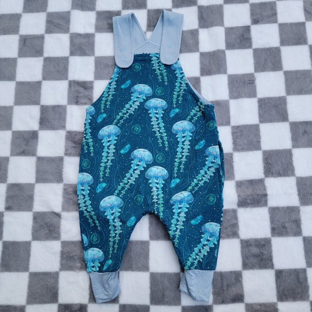 Mavella Bamboo Jellyfish Crescent Overalls Size 3-6m